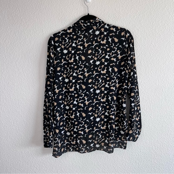 Vince Camuto Women’s Animal Print Black and Gold Long Sleeve Blouse - Picture 8 of 12